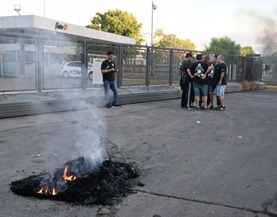 Cerró la fábrica de neumáticos FATE y despidió más de 900 trabajadores