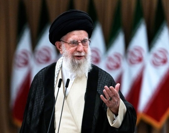 Irán confirma la muerte del Ayatolá Alí Jameneí tras ofensiva aliada