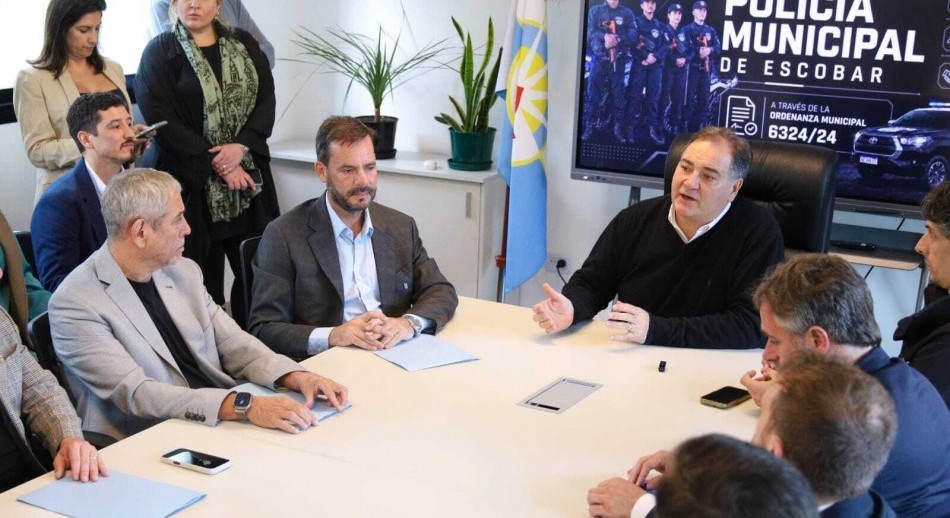Alonso se reunió con intendentes y podría avanzar la creación de la “Policía Municipal”