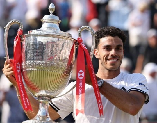Ganó su primer título ATP 500: Cerúndolo, primer argentino campeón en Queen’s