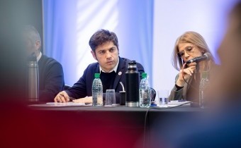 Kicillof no descartó competir en una interna en 2027, pero pidió no hablar de candidaturas