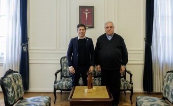 Kicillof se reunió con el presidente de la Conferencia Episcopal Argentina por la visita del Papa